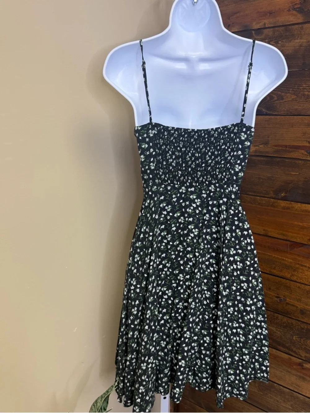 Floral Spaghetti Strap Dress in Black and White green flowers size L old navy - Picture 3 of 11